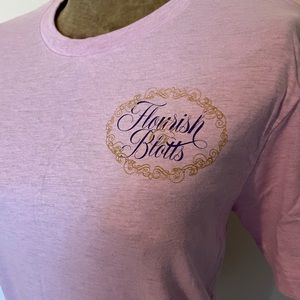 Rare, Harry Potter flourish & Blotts staff T-shirt magical me  Gilderoy Lockhart